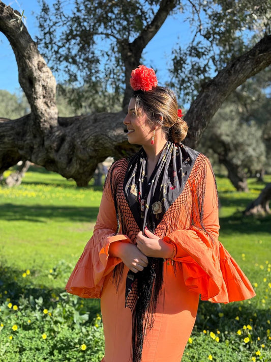 Mantoncillo Negro Bordado