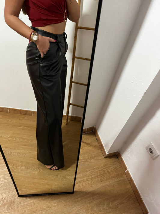 Pantalón poli piel negro